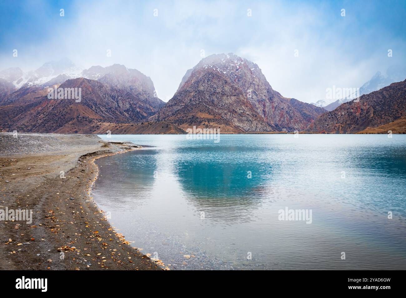 Iskanderkul è un lago di montagna situato nei Monti Fann nella provincia di Sughd, Tagikistan Foto Stock