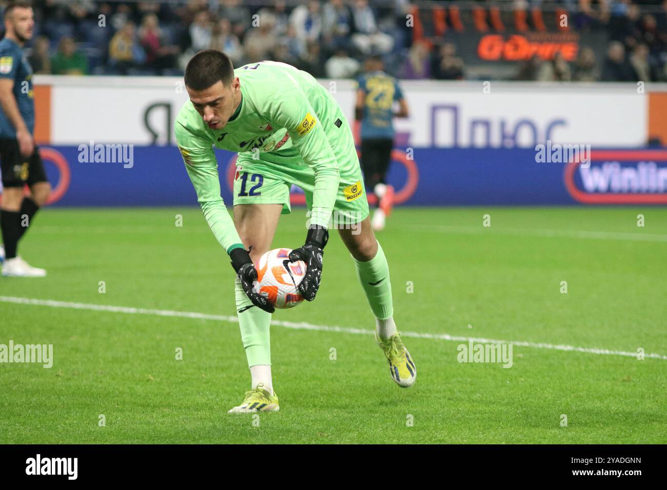 San Pietroburgo, Russia. 12 ottobre 2024. Dragan Rosic (12) della Vojvodina visto in azione durante la partita di calcio Winline Super Series tra Zenit San Pietroburgo e Vojvodina Serbia alla Gazprom Arena. Punteggio finale; Zenit 4:1 Vojvodina. (Foto di Maksim Konstantinov/SOPA Images/Sipa USA) credito: SIPA USA/Alamy Live News Foto Stock