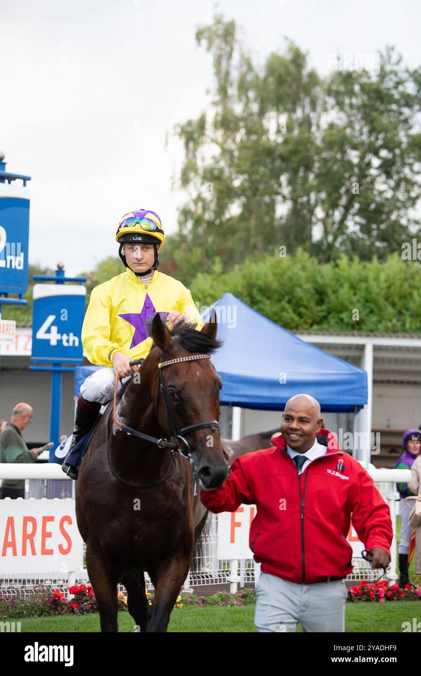 Windsor, Berkshire, Regno Unito. 24 agosto 2024. MY PROSPERO guidato dal fantino Cieren Fallon vince la Weatherbys Global Stallions App Winter Hill Stakes (Classe 1) (gruppo 3) al Royal Windsor Racecourse di Windsor, Berkshire, al Summer Closing Party. Proprietario e allevatore Sunderland Holding Inc, allenatore William Haggas, Newmarket, Sponsor Somerville Lodge Ltd Crediti: Maureen McLean/Alamy Foto Stock