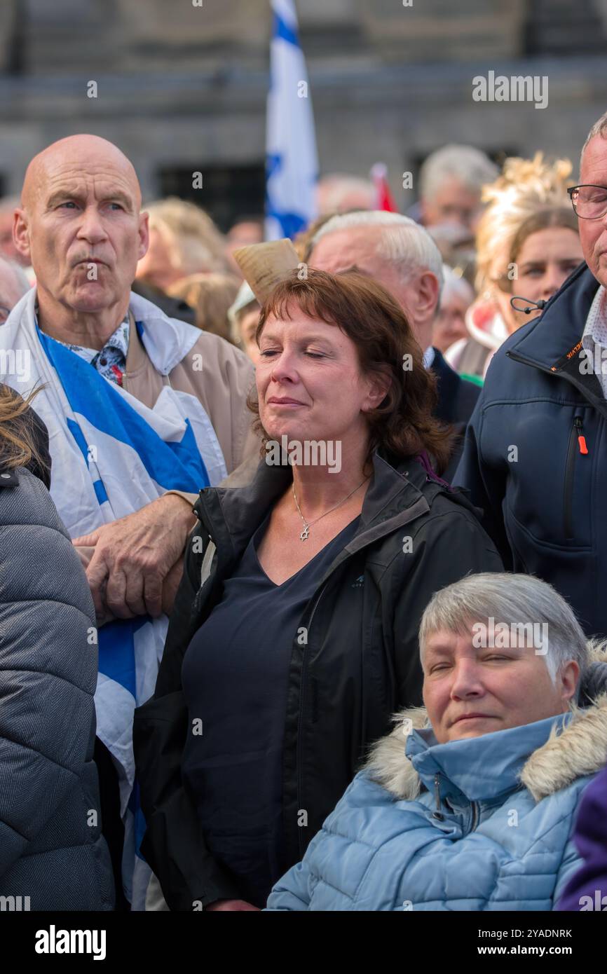 Folla alla dimostrazione Pro Israel ad Amsterdam, Paesi Bassi 7-10-2024 Foto Stock