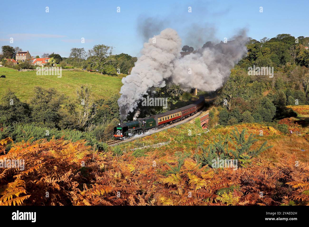 926 Repton si dirige oltre Darnholme con il primo servizio della giornata il 28.9,24. Foto Stock