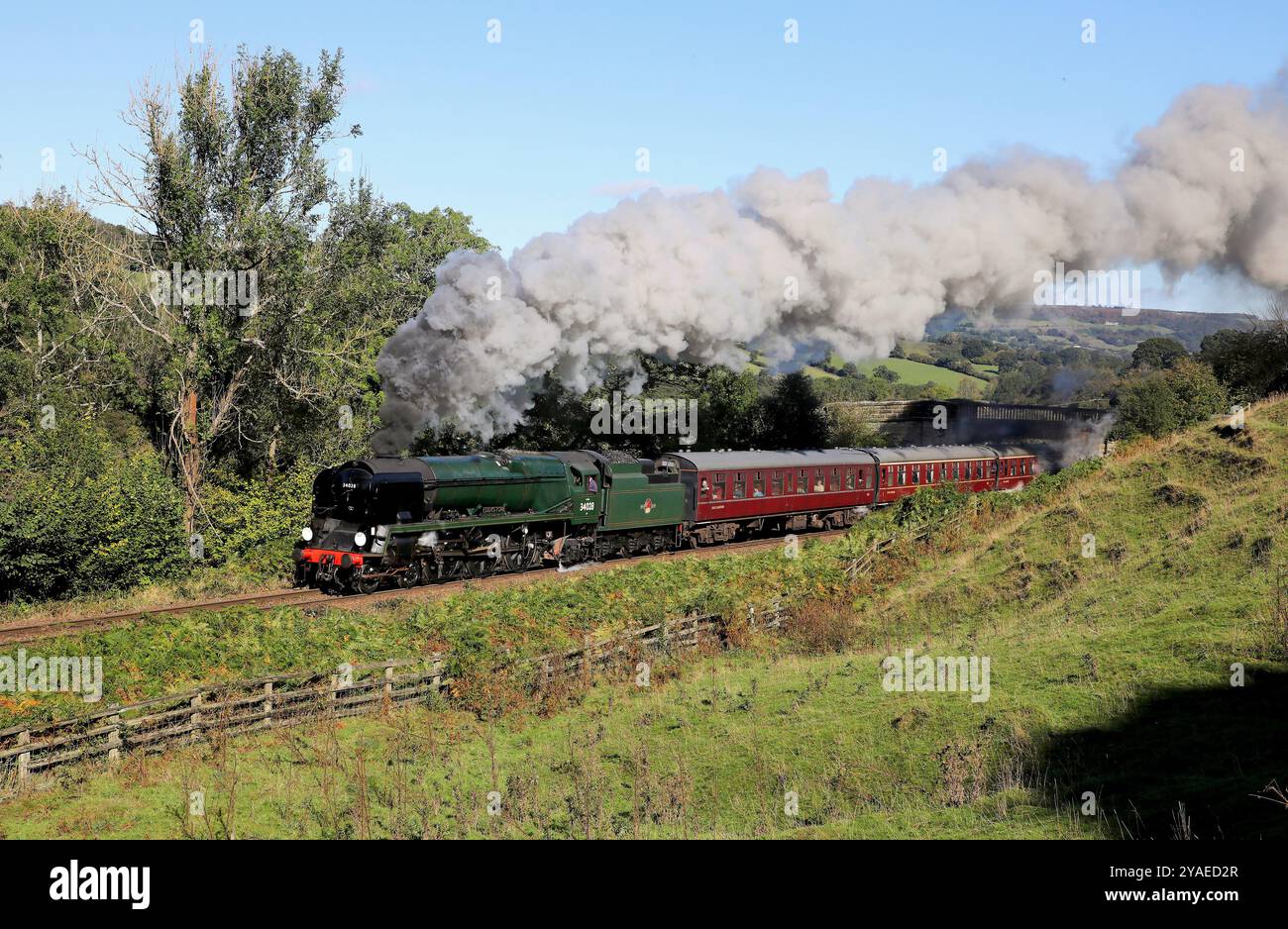 Visitando il 34028 di Eddystone, si passa davanti al Green End sulla 28.9.24 durante il galà di New York. Foto Stock