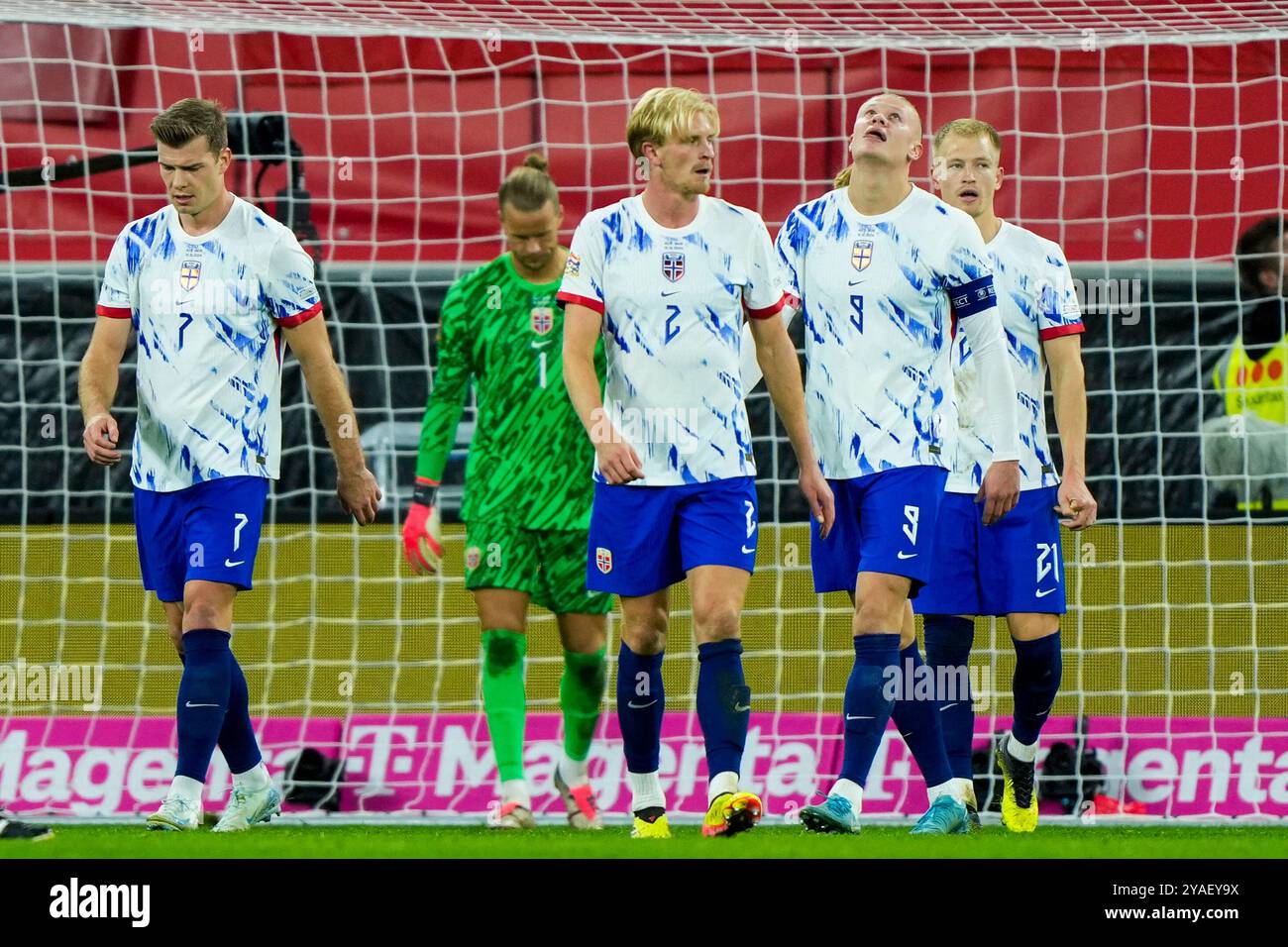 Linz, Austria 20241013. La Norvegia fu delusa dopo che l'Austria segnò un gol durante la partita di calcio tra Austria e Norvegia alla Raiffeisen Arena di Linz. Foto: Fredrik Varfjell / NTB Foto Stock