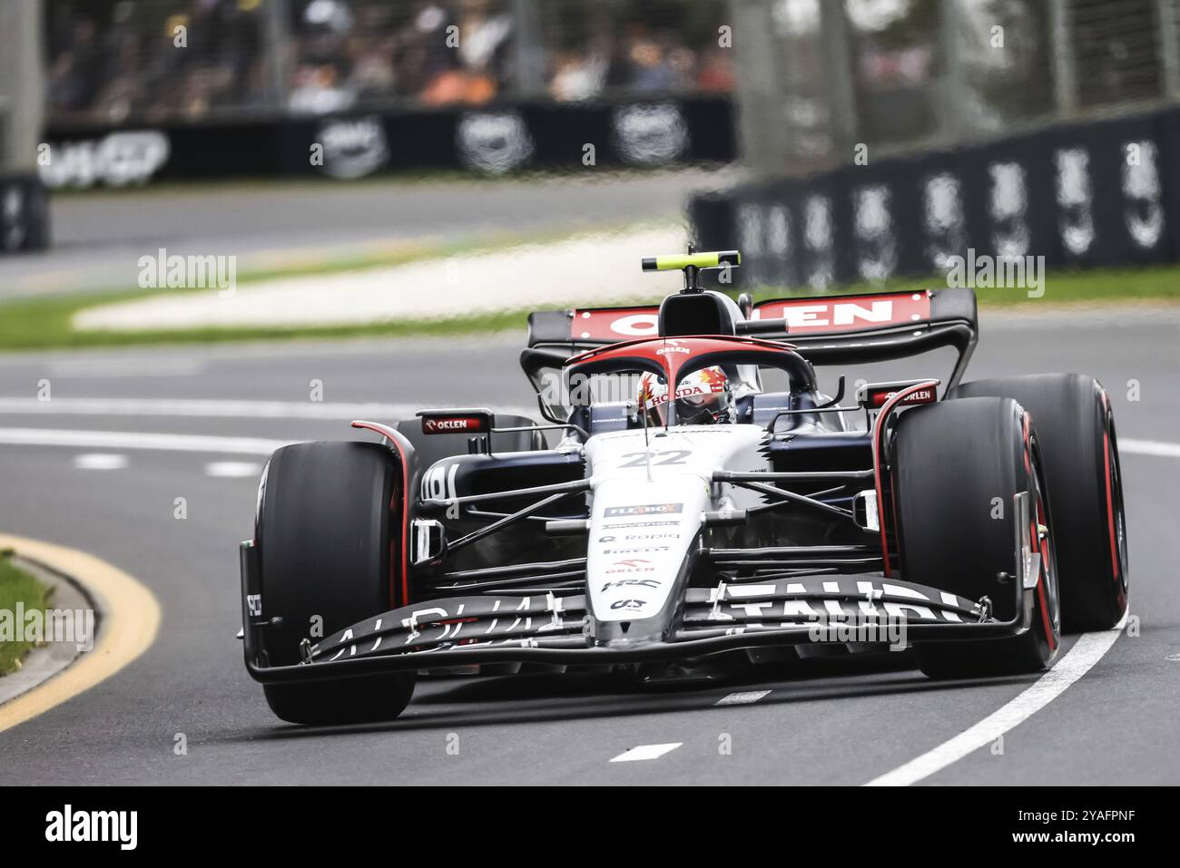 MELBOURNE, AUSTRALIA, 1 APRILE: Yuki Tsunoda del Giappone guida la Scuderia AlphaTauri AT04 in pratica durante il Gran Premio d'Australia 2023 ad Albert Foto Stock