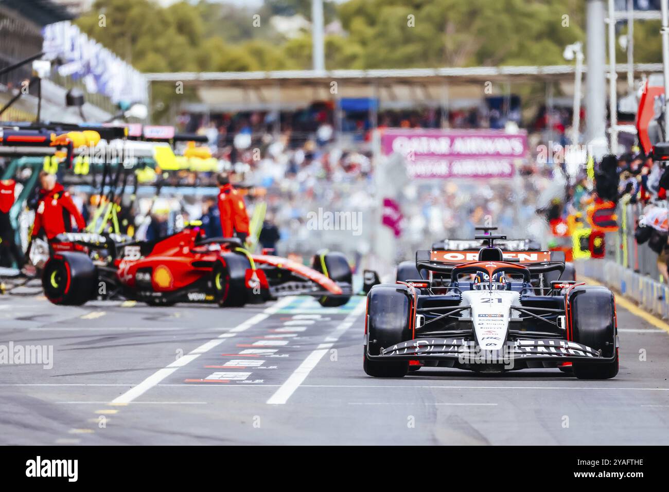 MELBOURNE, AUSTRALIA, 1 APRILE: Nyck De Vries dei Paesi Bassi guida la Scuderia AlphaTauri AT04 durante le qualifiche al Grand Pr. Australiano 2023 Foto Stock