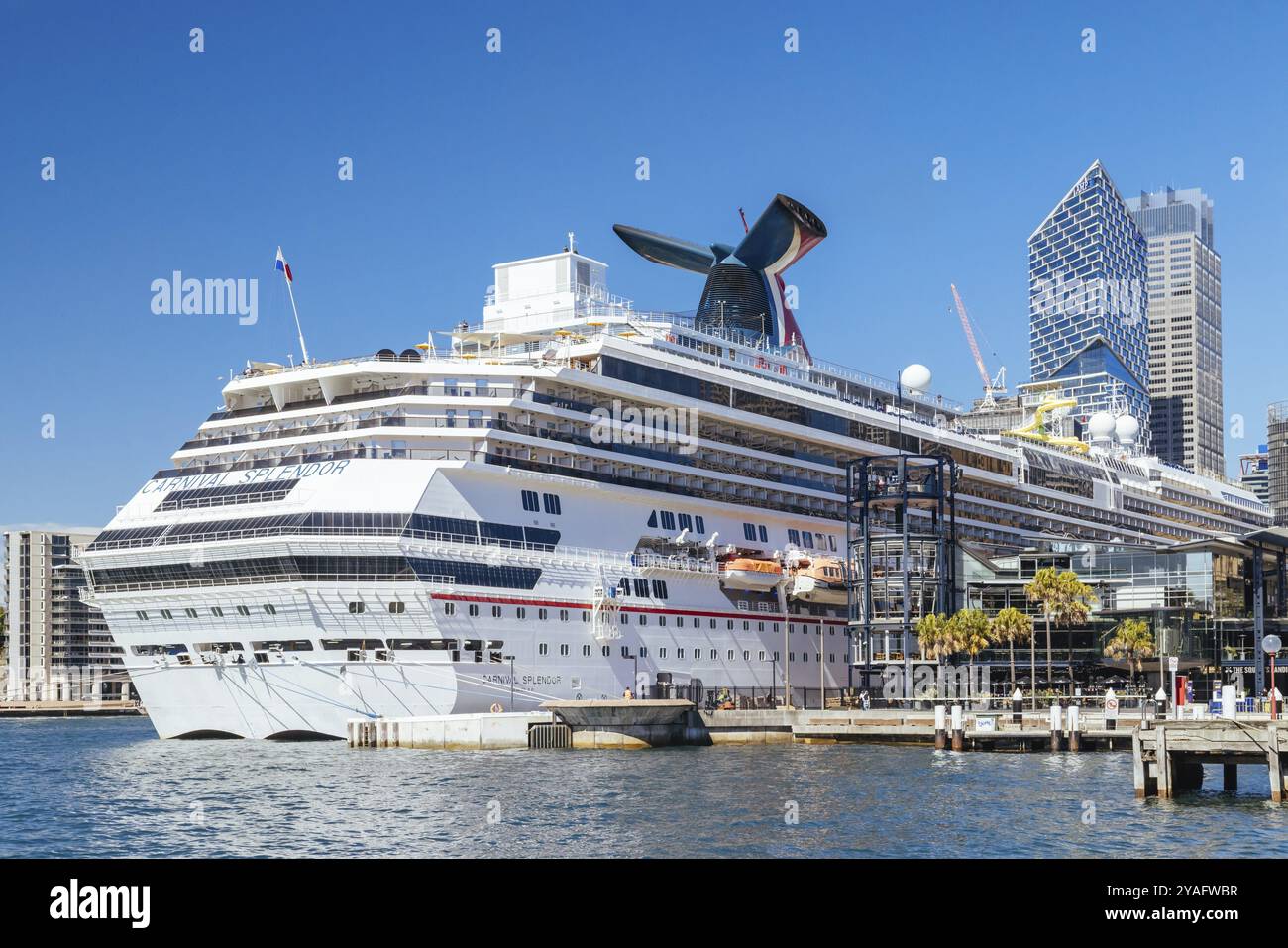 SYDNEY, AUSTRALIA, 21 agosto 2023: Nave da crociera "Carnival Splendor" attraccata al terminal passeggeri d'oltremare a The Rocks, Sydney, New South Wales, Austra Foto Stock