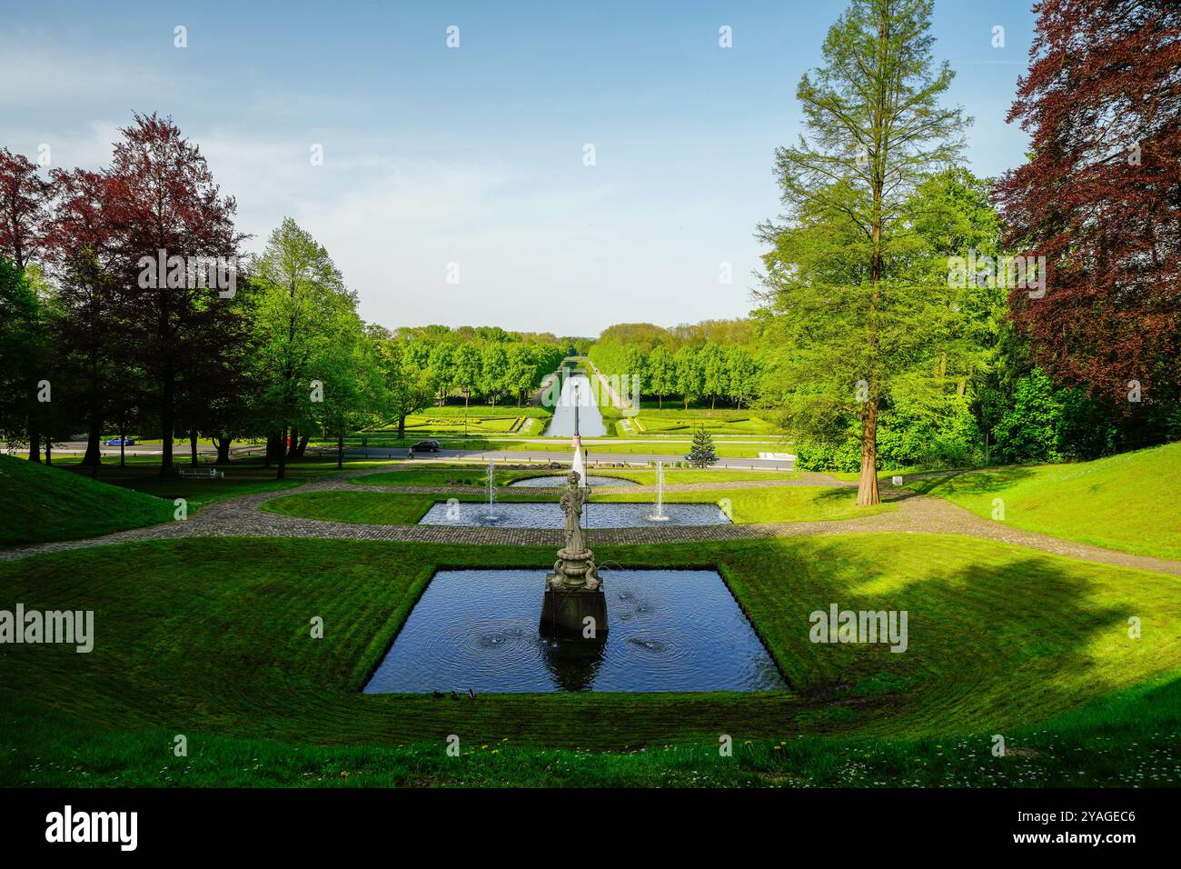 Parcheggia nell'anfiteatro e nel giardino forestale di Kleve. Giardini storici e attrazioni della città. Foto Stock