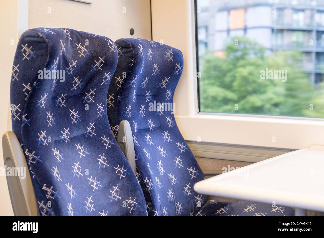 Glasgow, Regno Unito - 1 settembre 2017: Posti a sedere all'interno del treno Scotrail, il marchio utilizzato per tutti i servizi ferroviari regionali e pendolari scozzesi Foto Stock