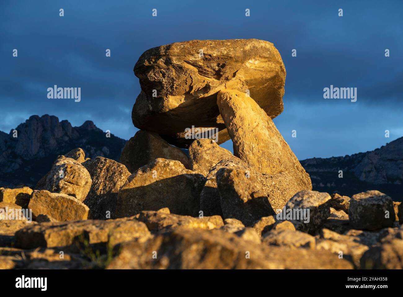 Dolmen Sorginaren Txabola, tumulo funerario in pietra neolitico, Spagna Foto Stock