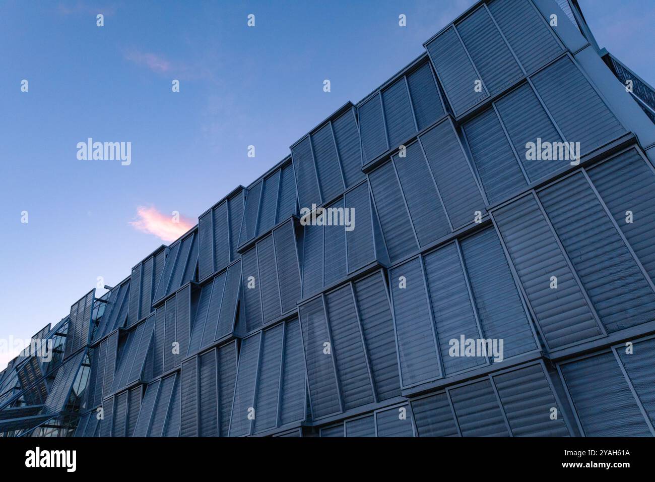 Fotografia di architettura del campus universitario. Design esterno. Progettazione dell'architettura Foto Stock