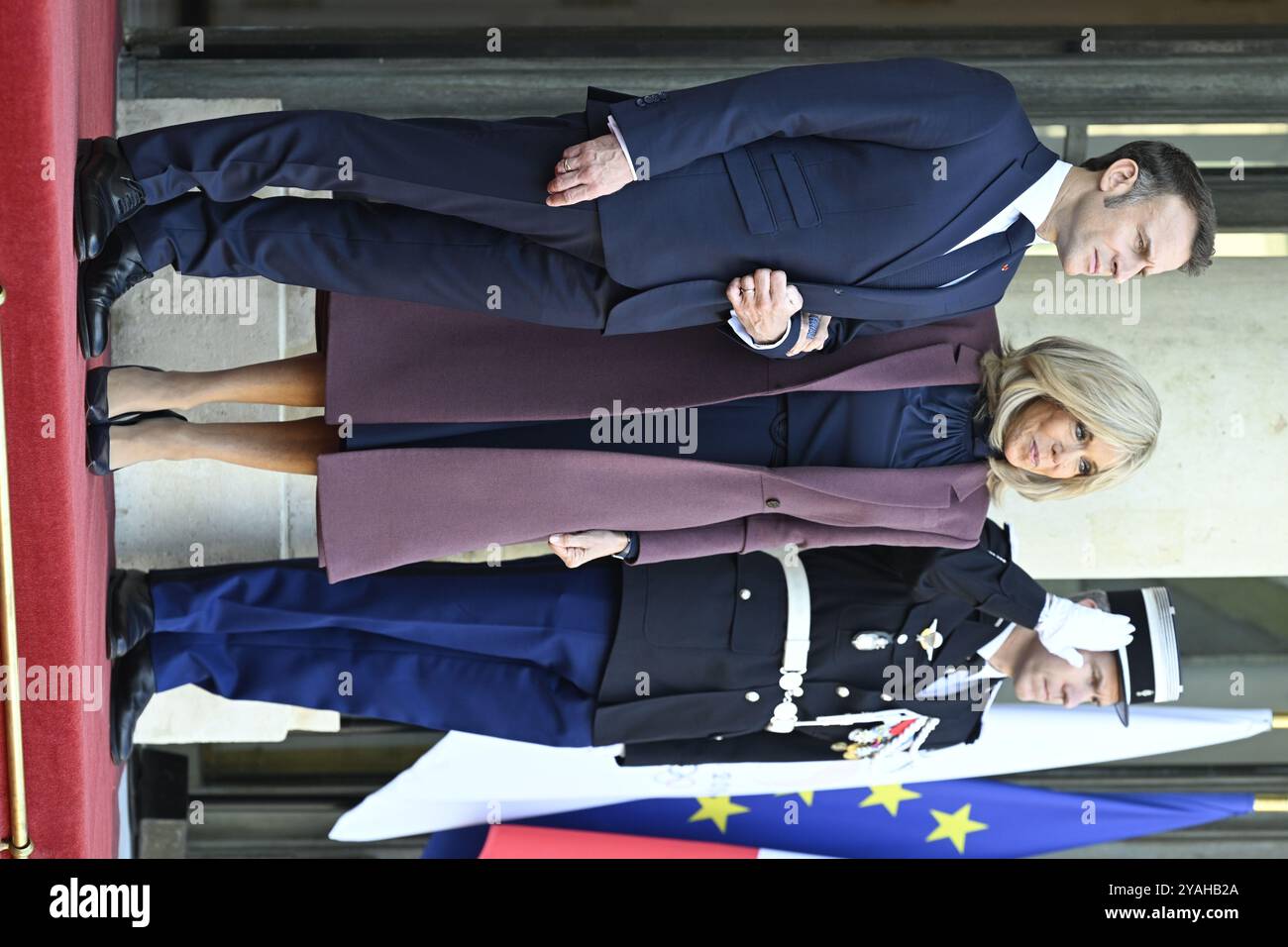 Parigi, Francia. 14 ottobre 2024. Il Presidente della Francia Emmanuel Macron e la First Lady di Francia Brigitte Macron nella foto di un incontro diplomatico presso la residenza del Presidente Elysee a Parigi, il primo giorno della visita ufficiale di stato della coppia reale belga in Francia, lunedì 14 ottobre 2024. La coppia reale belga è in visita di tre giorni in Francia. BELGA PHOTO POOL DIDIER LEBRUN crediti: Belga News Agency/Alamy Live News Foto Stock