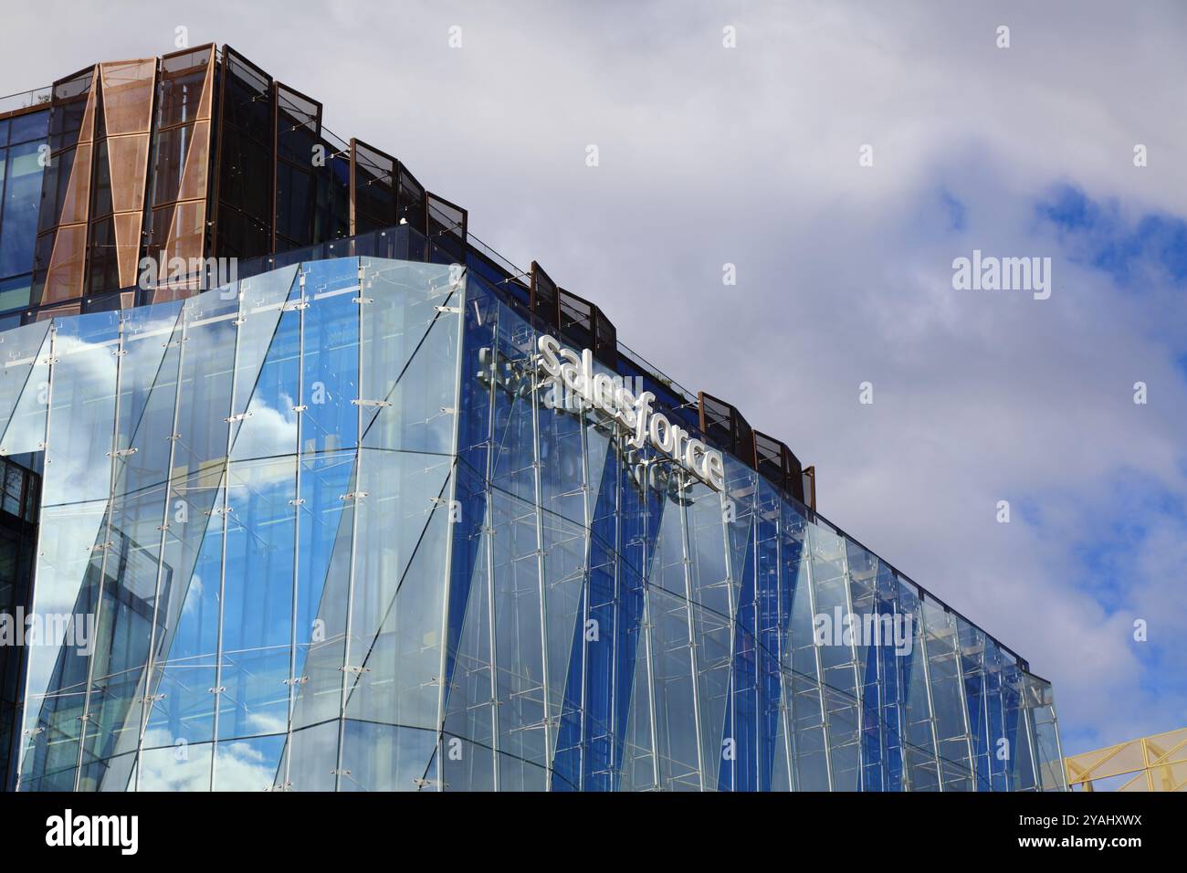 DUBLINO, IRLANDA - 7 LUGLIO 2024: Uffici Salesforce a Dublino, Irlanda. Salesforce Inc è una società di software basata su cloud quotata nella classifica Fortune 500 americana. Foto Stock