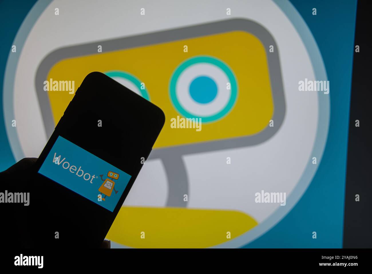 Rheinbach, Germania 13 ottobre 2024, il logo del marchio dell'azienda "Woebot Health" sul display di uno smartphone (attenzione al logo del marchio) Foto Stock