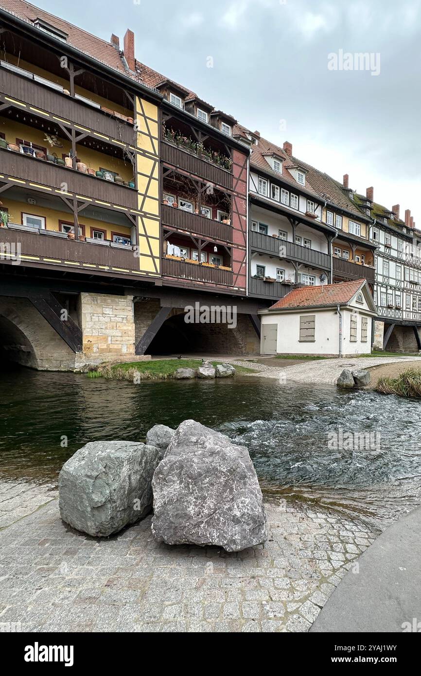 28.03.2024, Germania, Turingia, Erfurt - case in legno a Kraemerbruecke. 00S240328D891CAROEX.JPG [VERSIONE MODELLO: NO, RILASCIO PROPRIETÀ: NO (C) Foto Stock