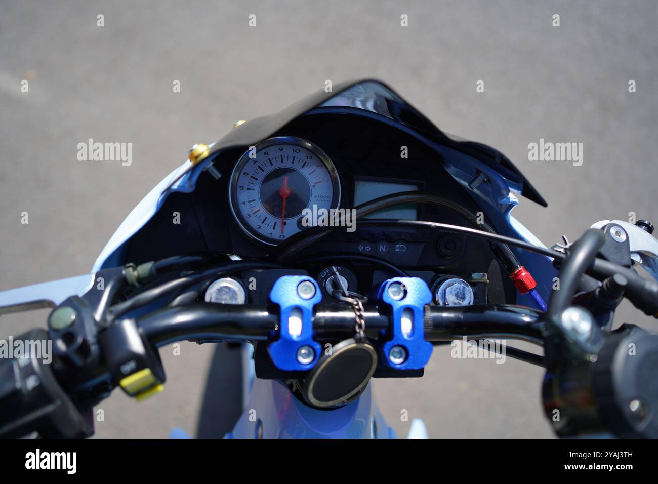 Primo piano del tachimetro, motocicletta a 4 tempi Foto Stock