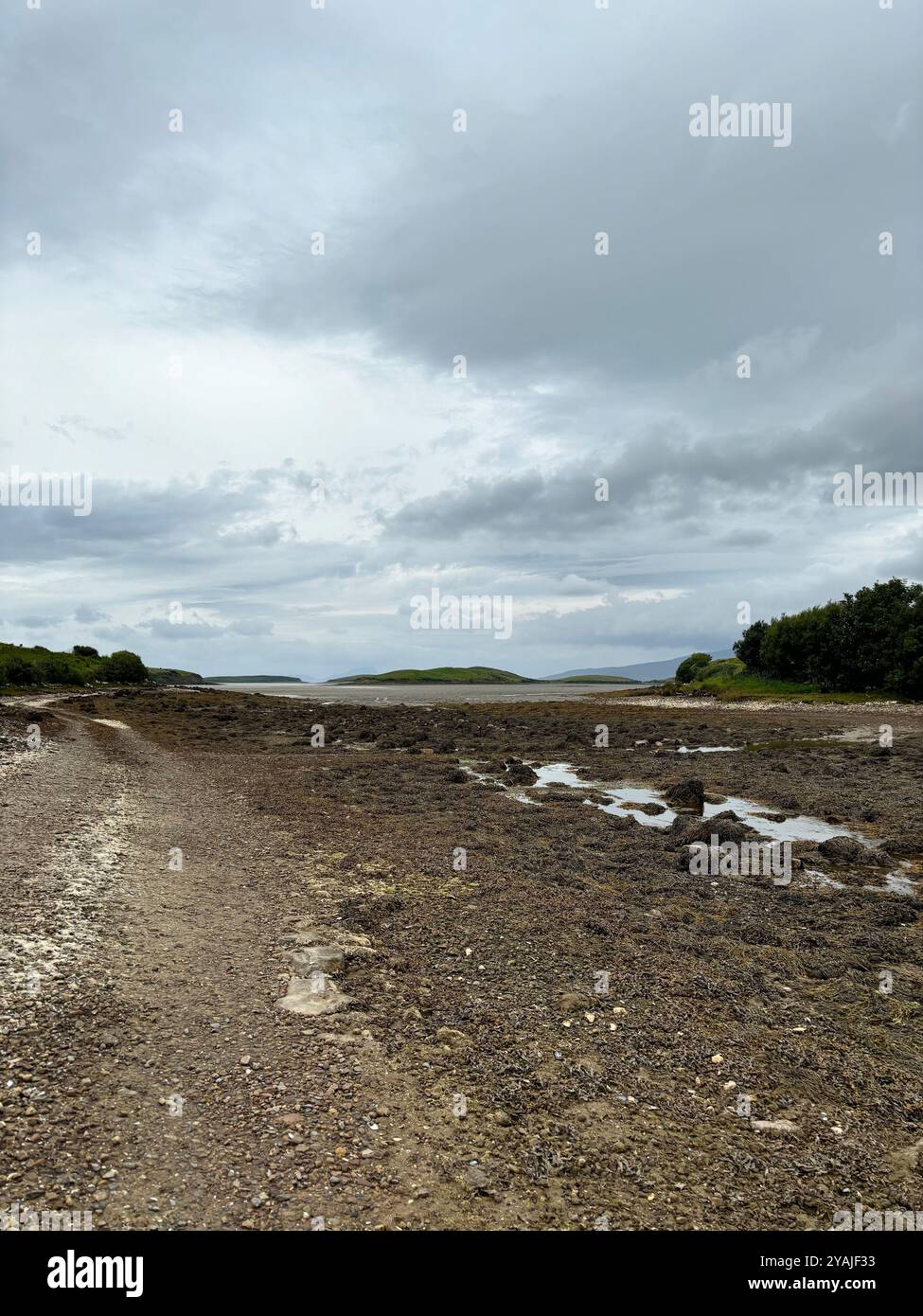 Mare in Irlanda, il mare è fuori, contea di Mayo - Immagine stock catturata con smartphone