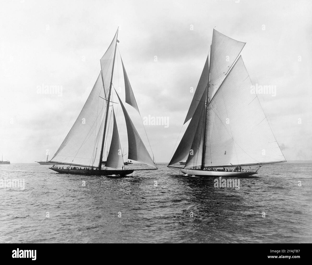 IMMAGINI DEL PASSATO - gestite da PPL Media Ltd. COPYRIGHT RESERVED1903 America's Cup : «RELIANCE, di proprietà di Cornelius Vanderbilt III che rappresenta la Foto Stock