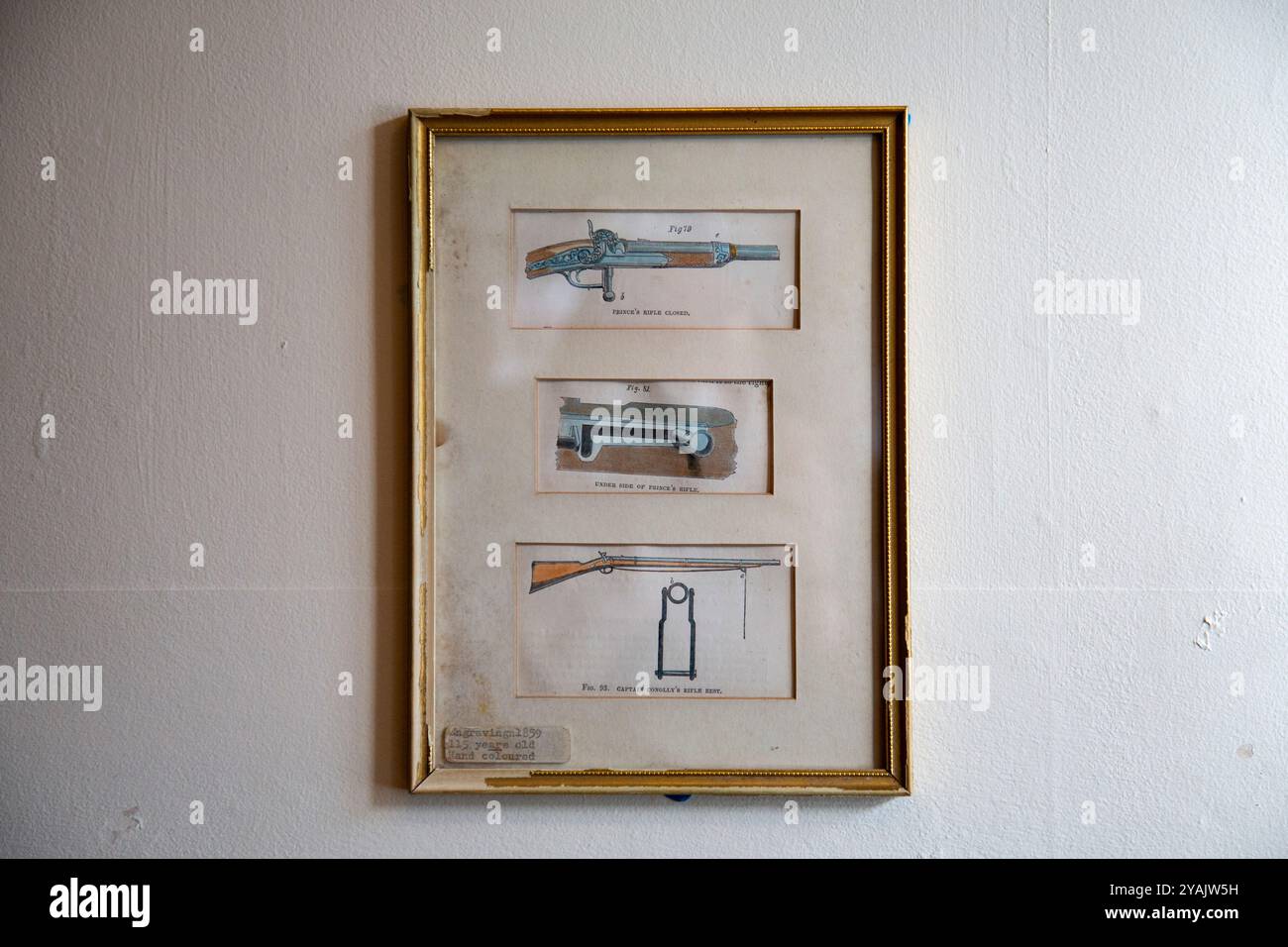 Interno del pub Gunmakers Arms il 13 gennaio 2017 a Birmingham, Regno Unito. Il Gun Quarter è un quartiere della città di Birmingham, Inghilterra, che è stato per molti anni un centro dell'industria mondiale della produzione di armi, specializzata nella produzione di armi da fuoco militari e armi sportive. È un'area industriale a nord del centro città. Foto Stock