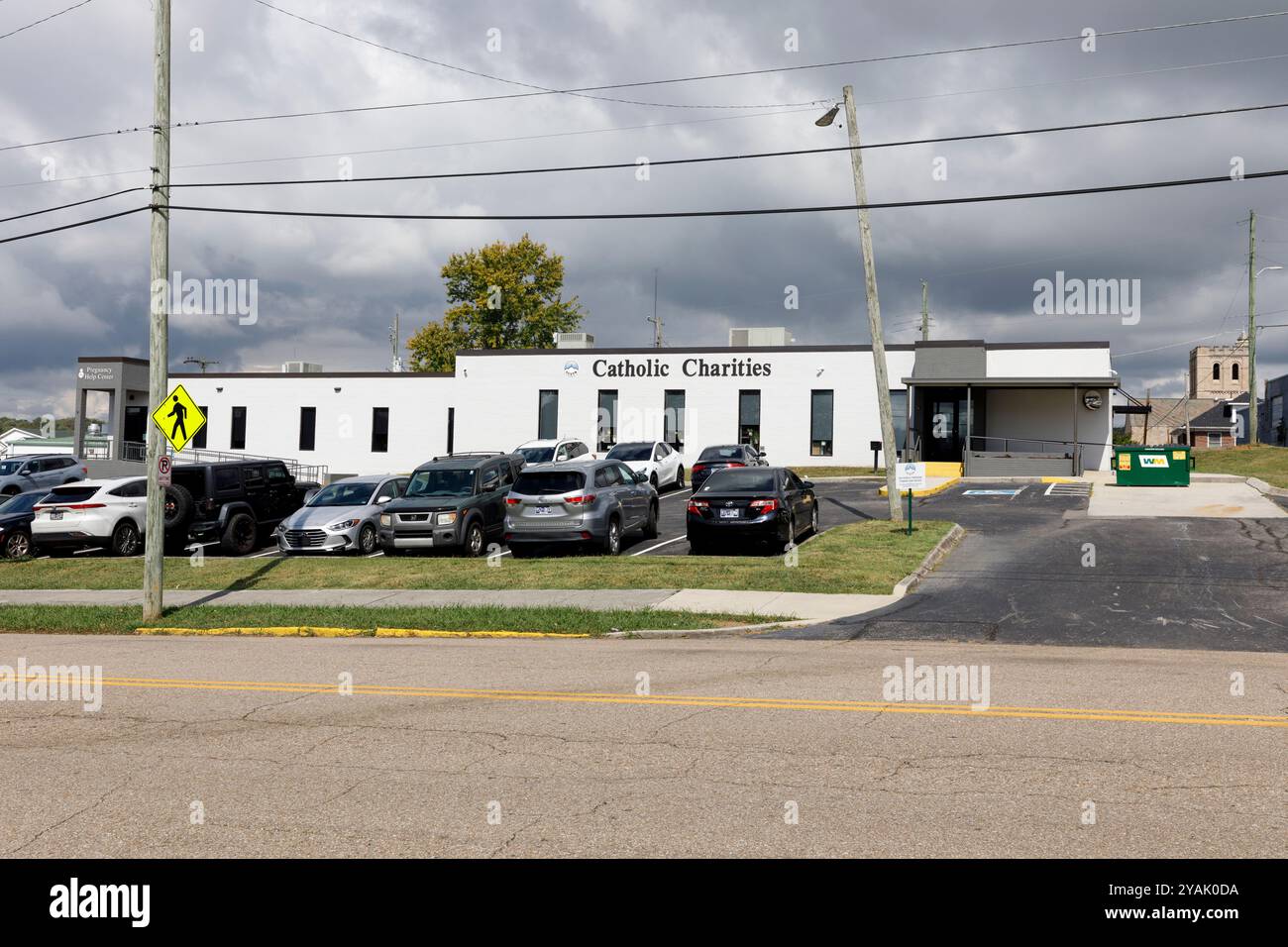 Knoxville, Tennessee, USA - settembre 18, 2024: Un edificio di beneficenza cattolica su Dameron Ave., vicino al quartiere Happy Holler. Foto Stock