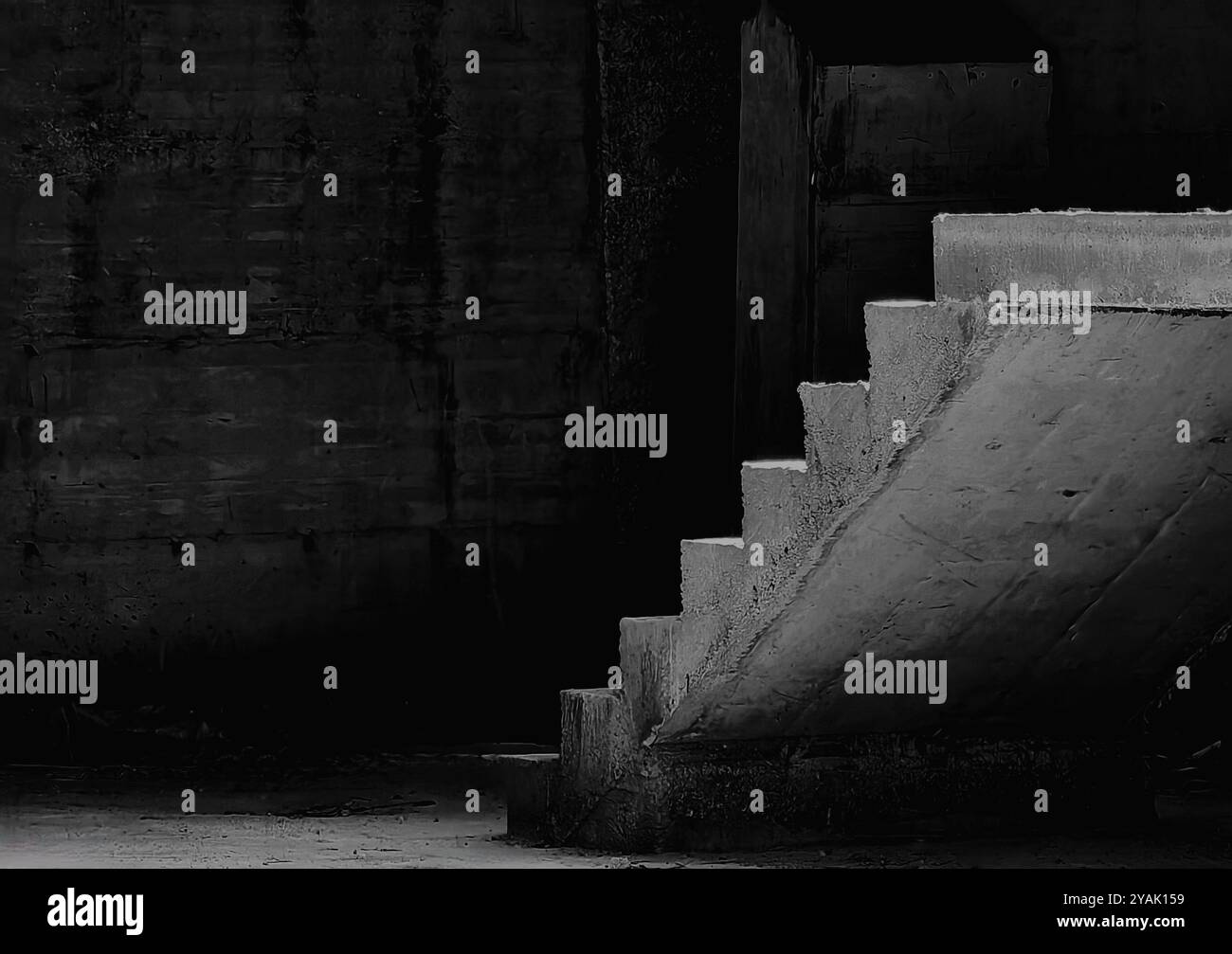 Passi concreti in corso. Spazio negativo. Bianco e nero. parte dell'architettura incompiuta dell'edificio. Minimalismo urbano. Foto Stock