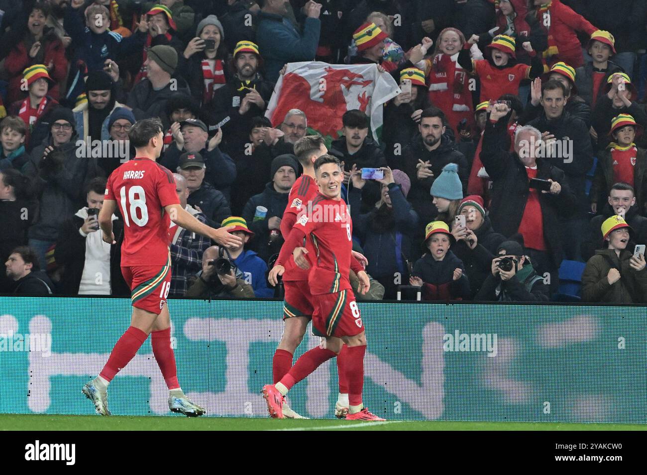 Harry Wilson del Galles celebra un rigore per arrivare a 1-0 durante la UEFA Nations League - League B - gruppo 4 partita Galles vs Montenegro al Cardiff City Stadium, Cardiff, Regno Unito, 14 ottobre 2024 (foto di Cody Froggatt/News Images) Foto Stock