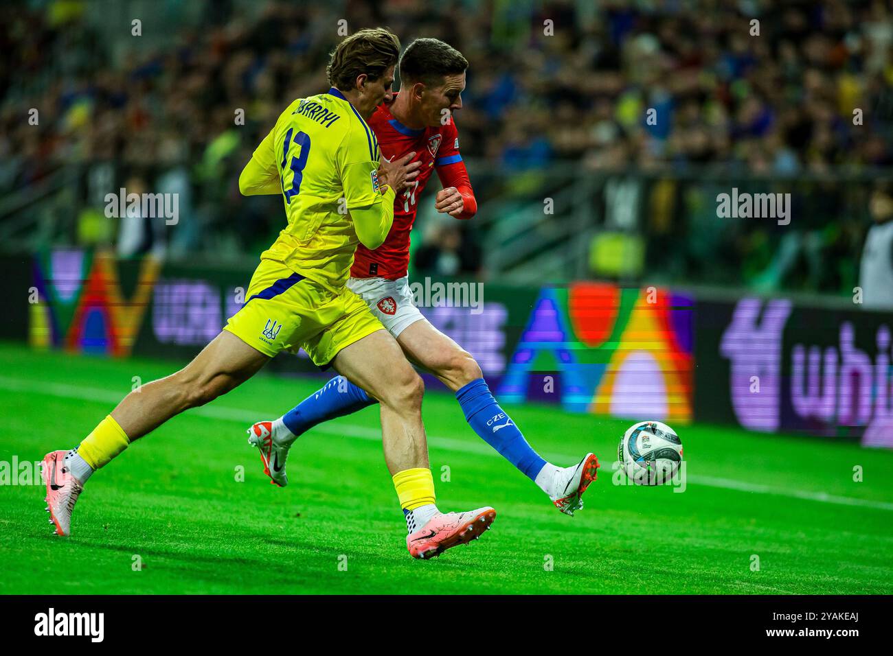 Breslavia, bassa Slesia, Polonia. 14 ottobre 2024. ILLIA ZABARDNYI E JAN CERNY durante una partita di calcio della UEFA Nations League si svolge tra Ucraina e Cechia, 14 ottobre 2024. Breslavia, Polonia. (Credit Image: © Mateusz Birecki/ZUMA Press Wire) SOLO PER USO EDITORIALE! Non per USO commerciale! Crediti: ZUMA Press, Inc./Alamy Live News Foto Stock