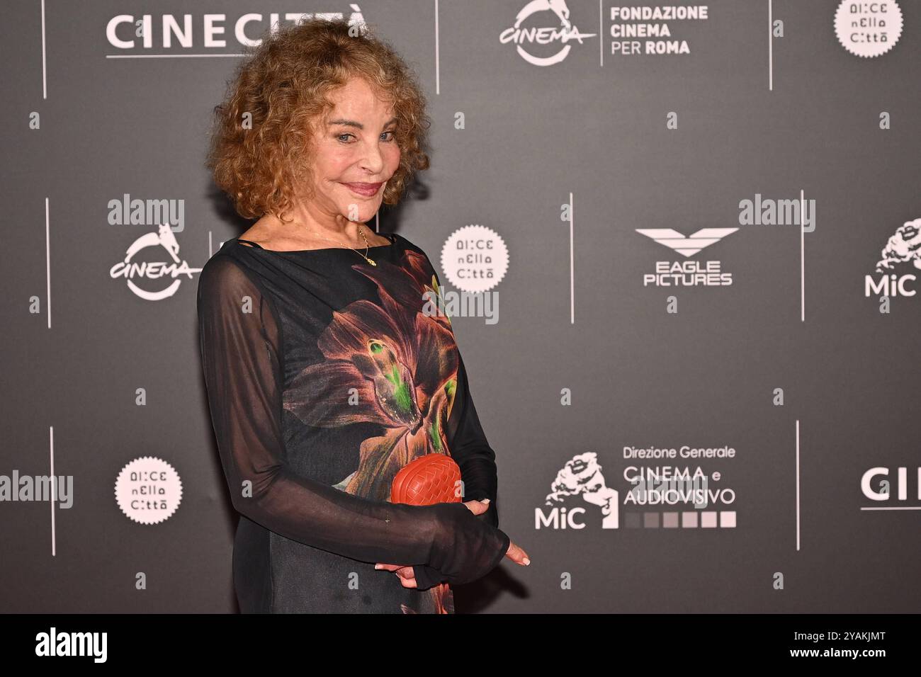 News - RED CARPET MEGALOPOLIS Sydne Rome partecipa al Red carpet per il film Megalopolis presso Cinecitta Studios il 14 ottobre 2024 a Roma.& XA& XA Roma CinecittÃ Studios Italia Copyright: XDomenicoxCippitellix/xLiveMediax LPN 1557212 Foto Stock