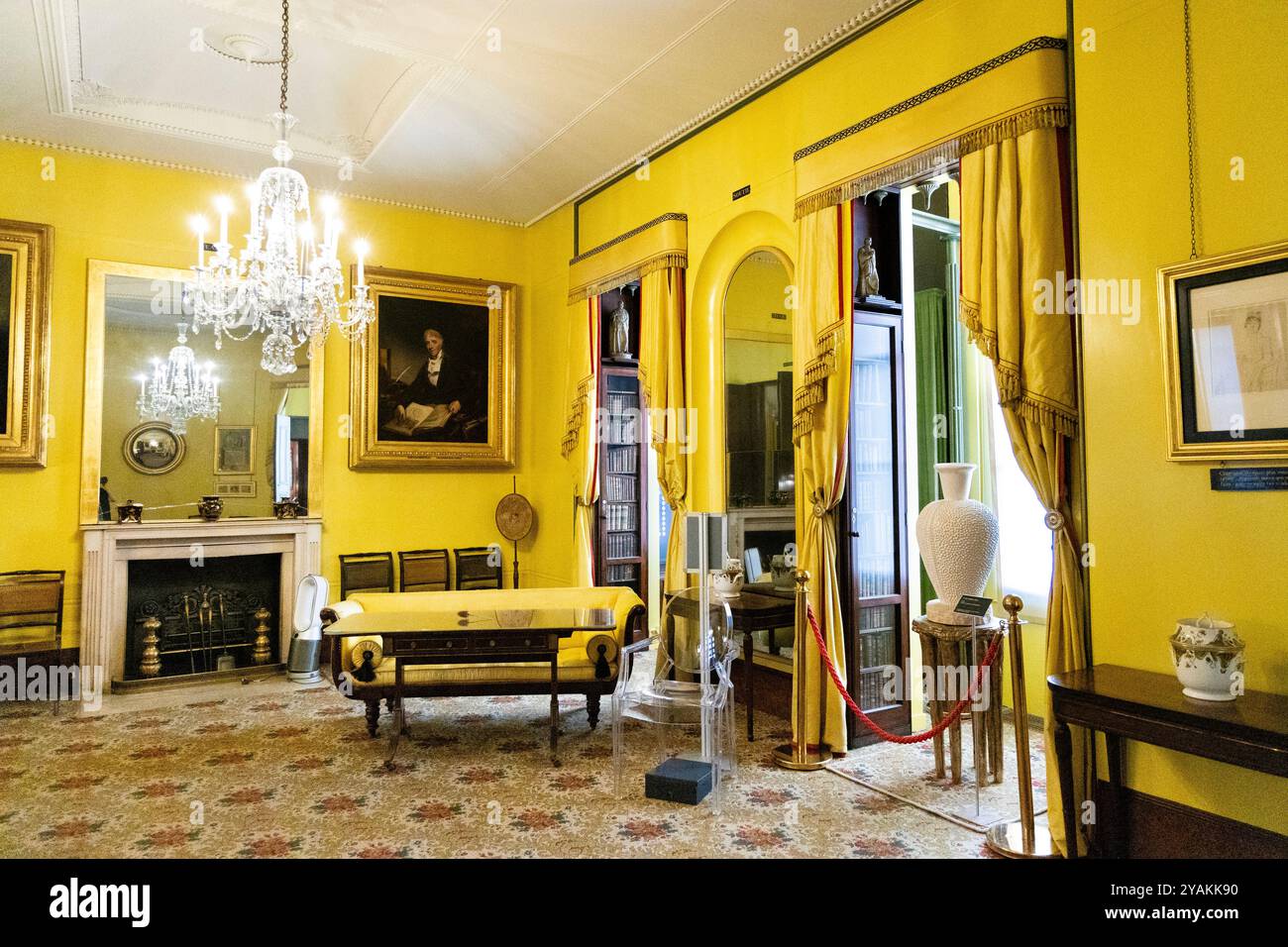 Salotto giallo in stile Regency al John Soane's Museum, Londra, Inghilterra Foto Stock