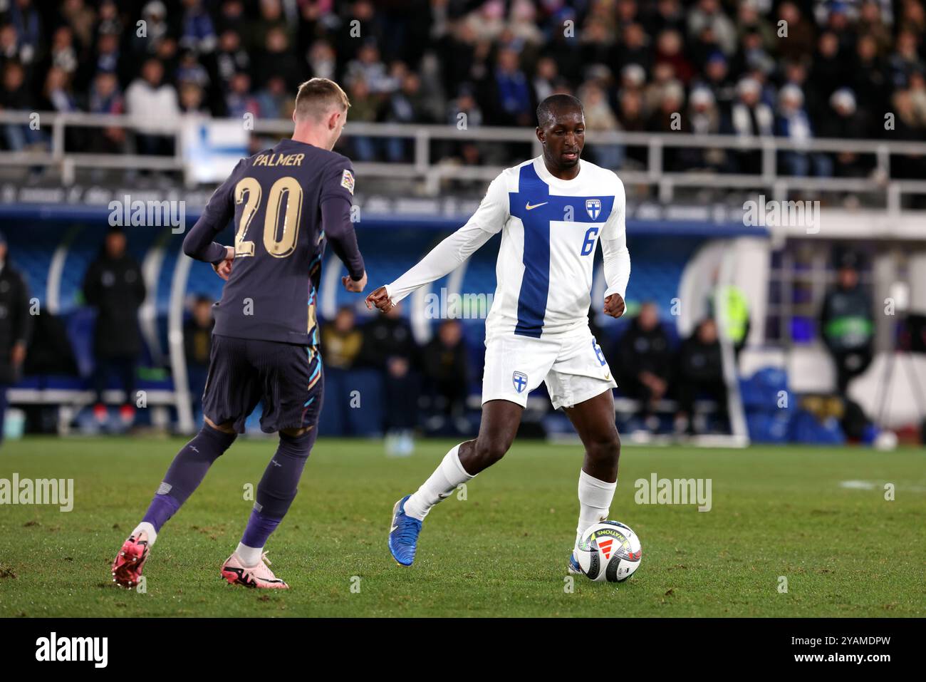 Glen Kamara - Finlandia UEFA Nations League 2022 - B League, gruppo B2 partita tra Finlandia e Inghilterra il 13 ottobre 2024 allo Stadio Olimpico di Helsinki, Finlandia. Foto Stock