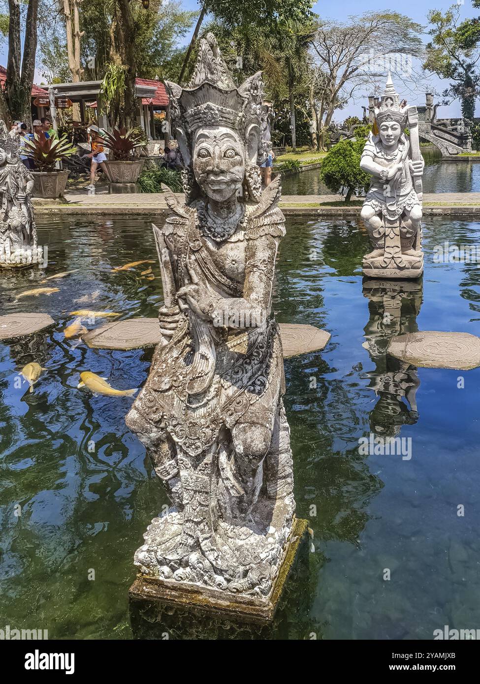 BALI, INDONESIA, 18 SETTEMBRE: Scultura al tempio Tirta Gangga il 18 settembre 2018, Bali, Indonesia, Asia Foto Stock