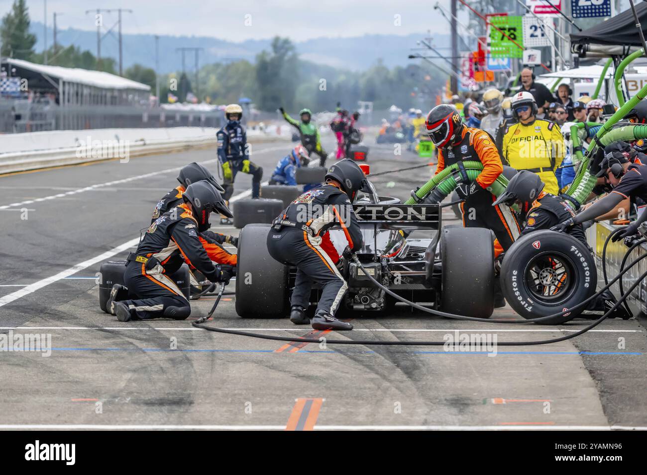 Il pilota DELLA INDYCAR Series, SANTINO FERRUCCI (14) di Woodbury, Connecticut, porta la sua auto in servizio durante il Gran Premio di Portland Bitnile.com Foto Stock