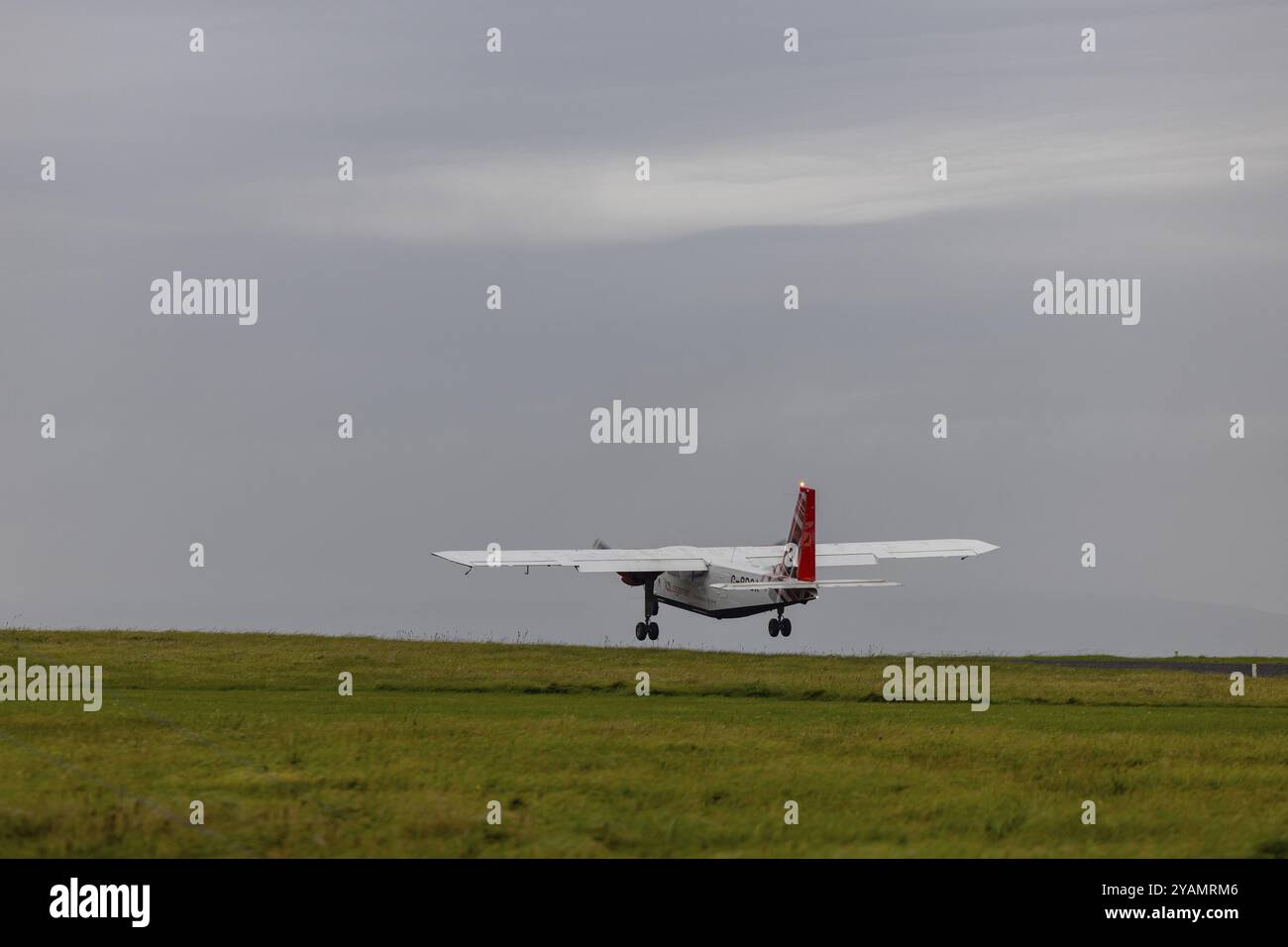 Small Aircraft, Britten-Norman Islander, battezzato Earl Thorfinn - The Mighty, registrazione GBPCA, Papa Westray, Orcadi, Scozia, gran Bretagna Foto Stock