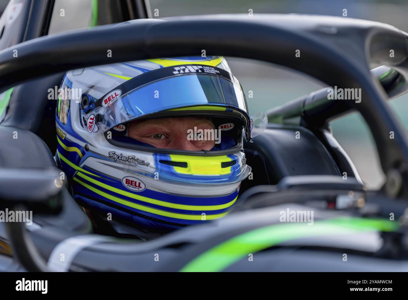 INDYCAR NXT by Firestone Series, RASMUS LINDH (76) (R) di Gothenburg, Svezia, si qualifica per il Gran Premio di Sonsio a Road America a Elkhart la Foto Stock