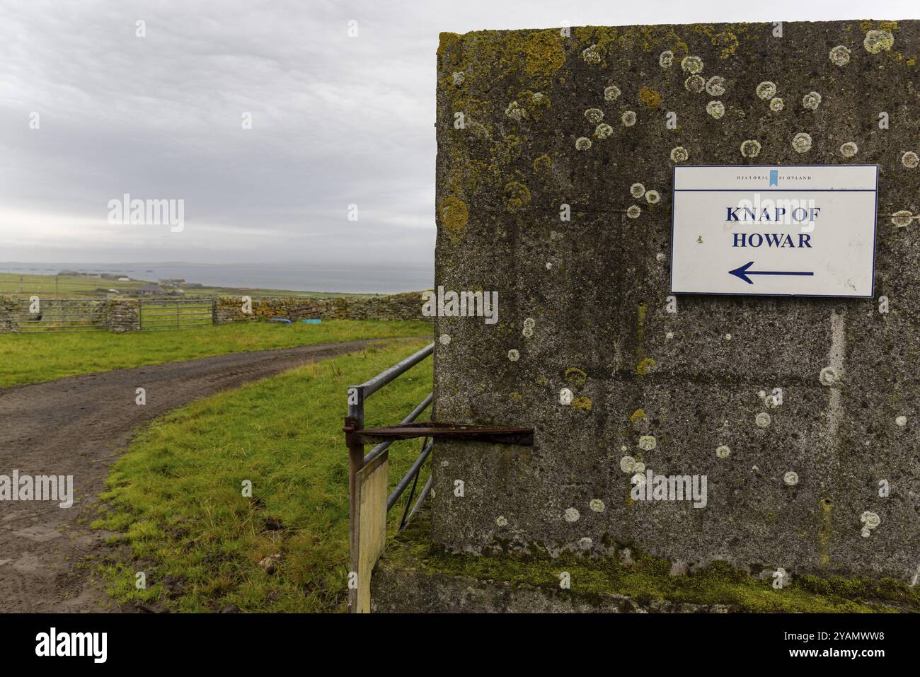 Cartello, Knap of Howar, il più antico insediamento sopravvissuto nell'Europa nord-occidentale del primo periodo neolitico, Papa Westray, Orcadi, Scozia, Gran Bretagna Foto Stock