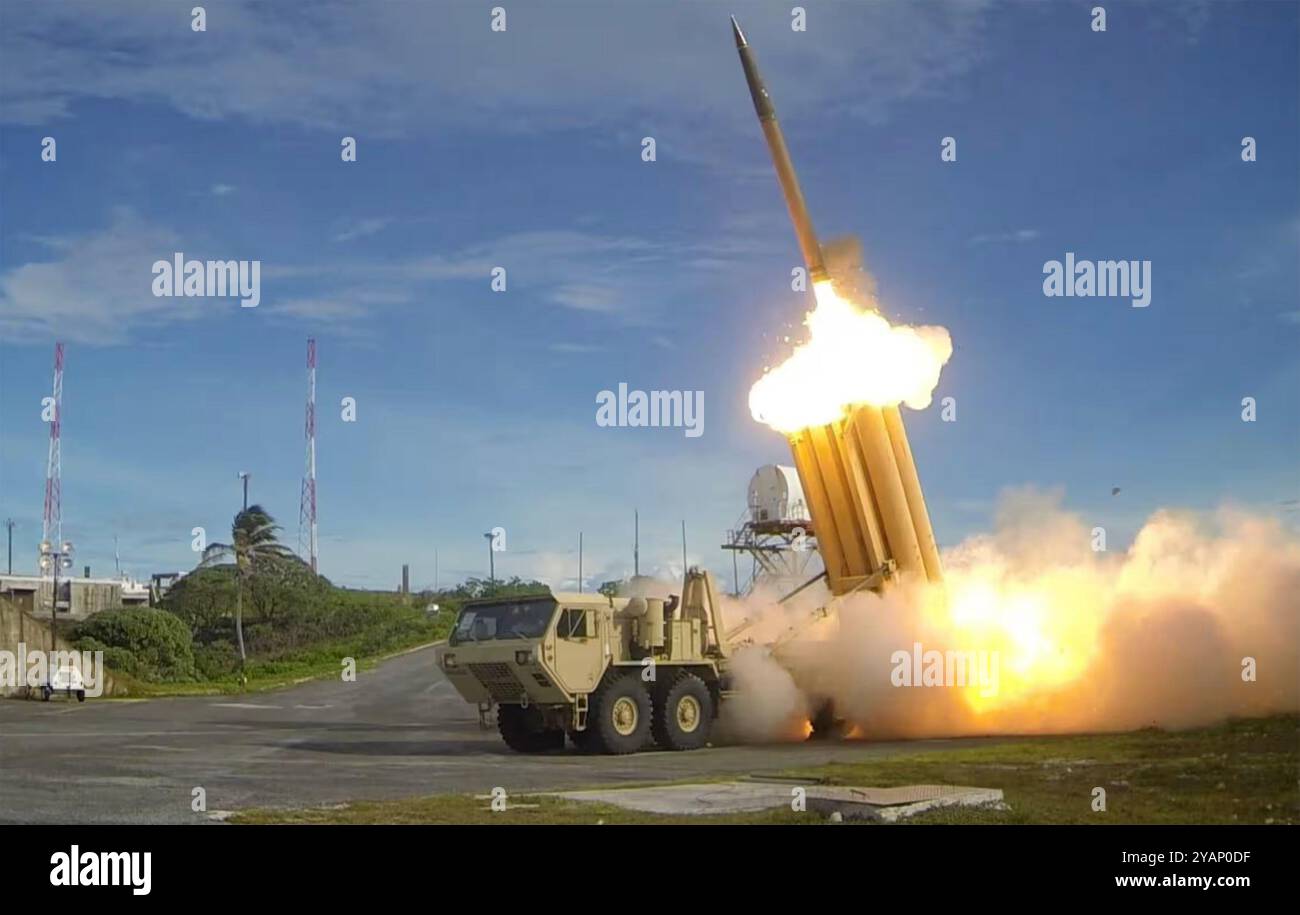 THAAD Terminal High Altitude area Defense) missili intercettori in fase di test sparati nel settembre 2013 da una base statunitense nel Pacifico. Foto: Esercito DEGLI STATI UNITI Foto Stock