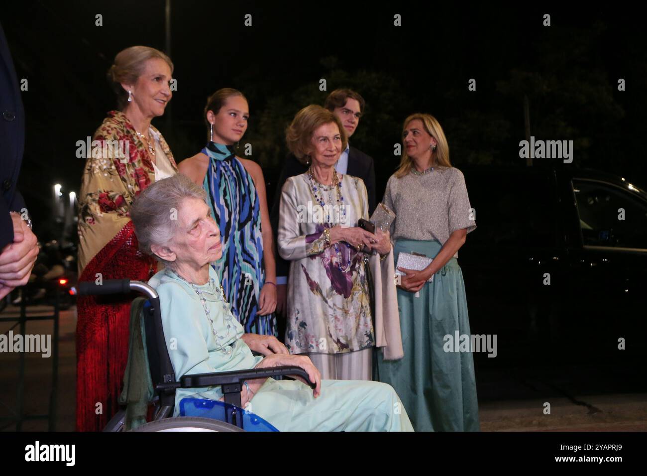La regina Sofia di Spagna con la sua famiglia. Arrivi alla festa pre-matrimonio al museo bizantino di Atene. Foto Stock