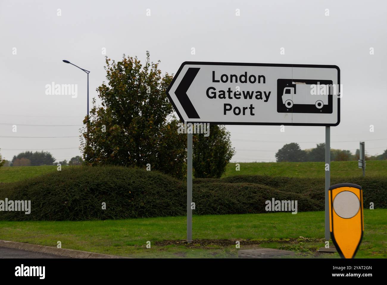 Cartello London Gateway Port. Indicazioni per i camion per il porto DP World London Gateway a Stanford le Hope, Essex, Regno Unito Foto Stock