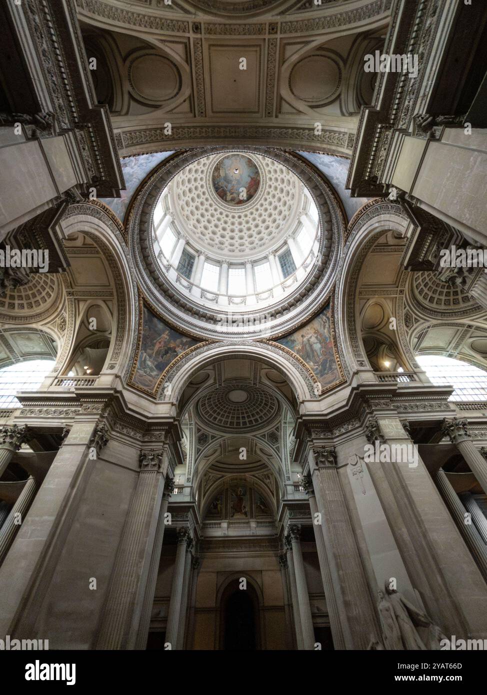 Vista architettonica all'interno del Pantheon di Parigi Foto Stock