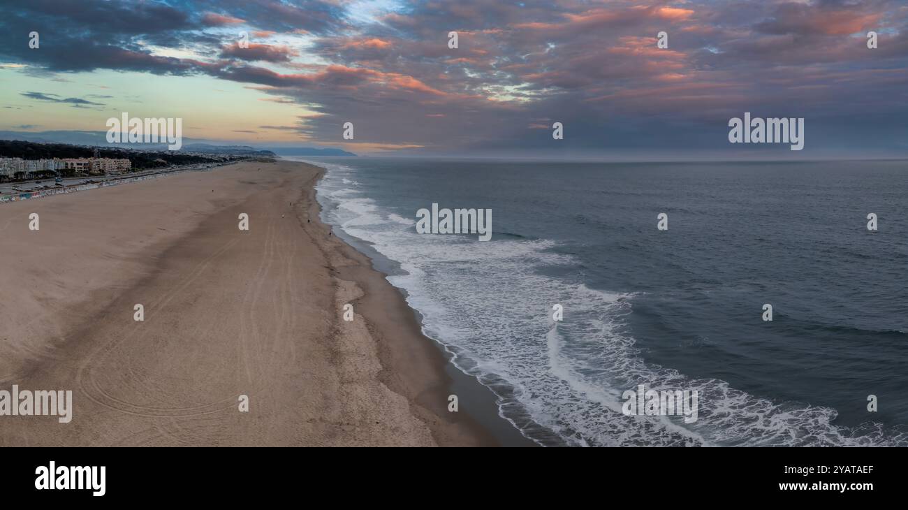 Ampia vista di Ocean Beach e dello sviluppo urbano di San Francisco Foto Stock