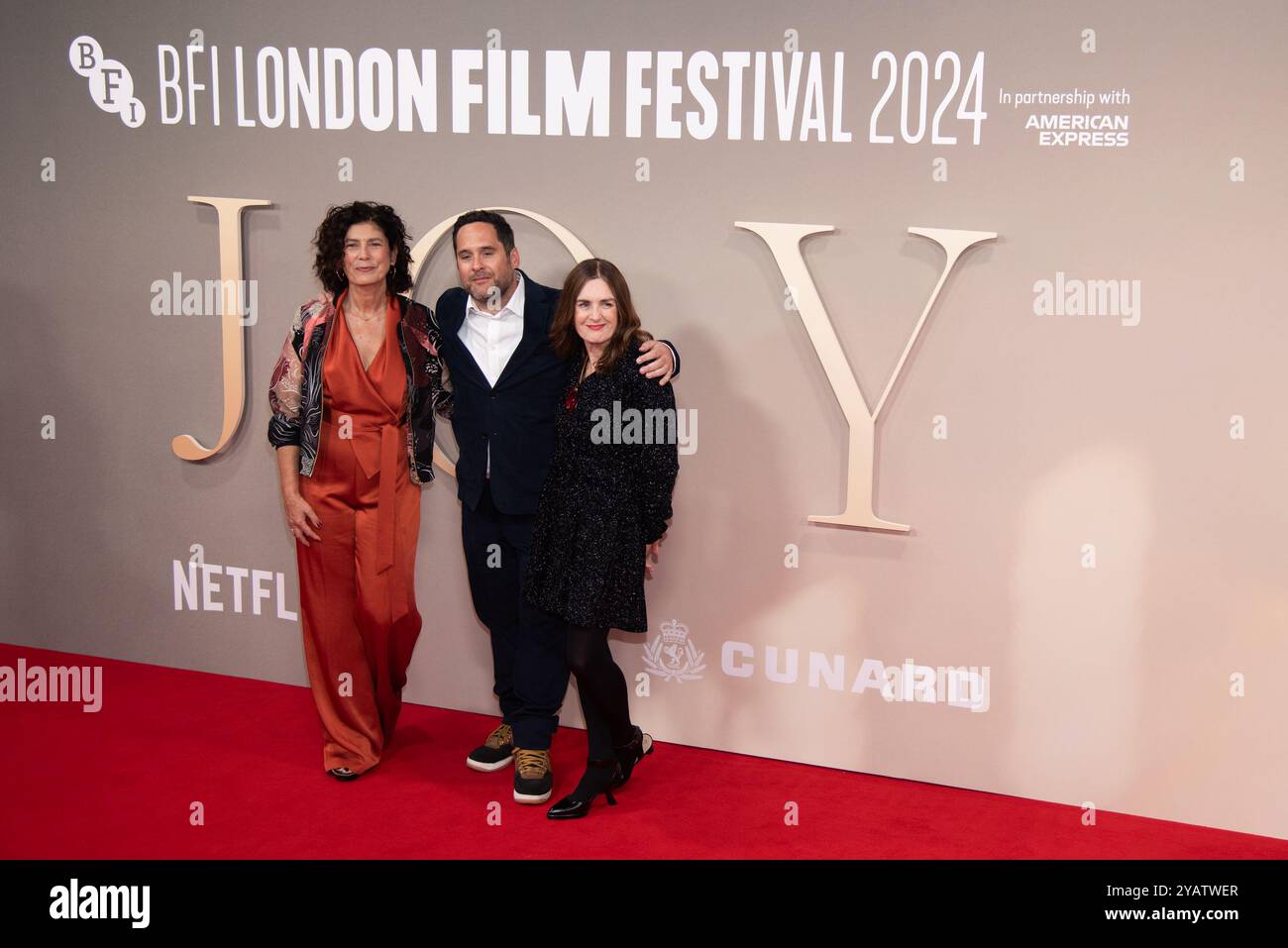 Londra, Regno Unito. 15 ottobre 2024. (L-R) Amanda Posey, Ben Taylor e Finola Dwyer partecipano al "Joy" - Headline Gala durante il 68° BFI London Film Festival alla Royal Festival Hall. (Foto di Loredana Sangiuliano/SOPA Images/Sipa USA) credito: SIPA USA/Alamy Live News Foto Stock