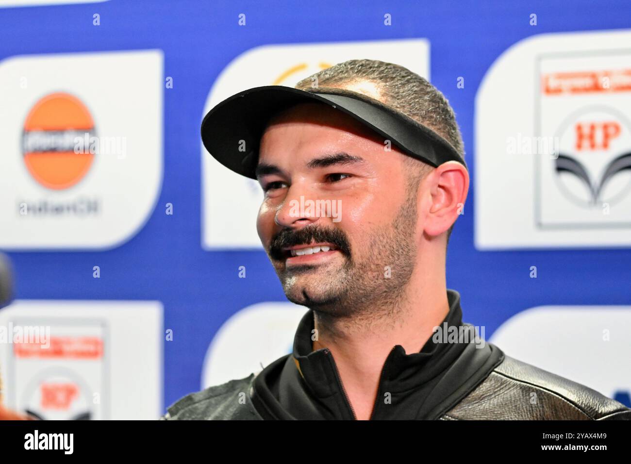 Delhi, INDIA. 16 ottobre 2024. Akhil Sheoran dell'India ha vinto la medaglia di bronzo nel 50M Rifle 3 posizioni nella finale maschile della ISSF World Cup 2024 a Delhi, INDIA. Crediti: Ranjith Kumar/Alamy Live News. Foto Stock