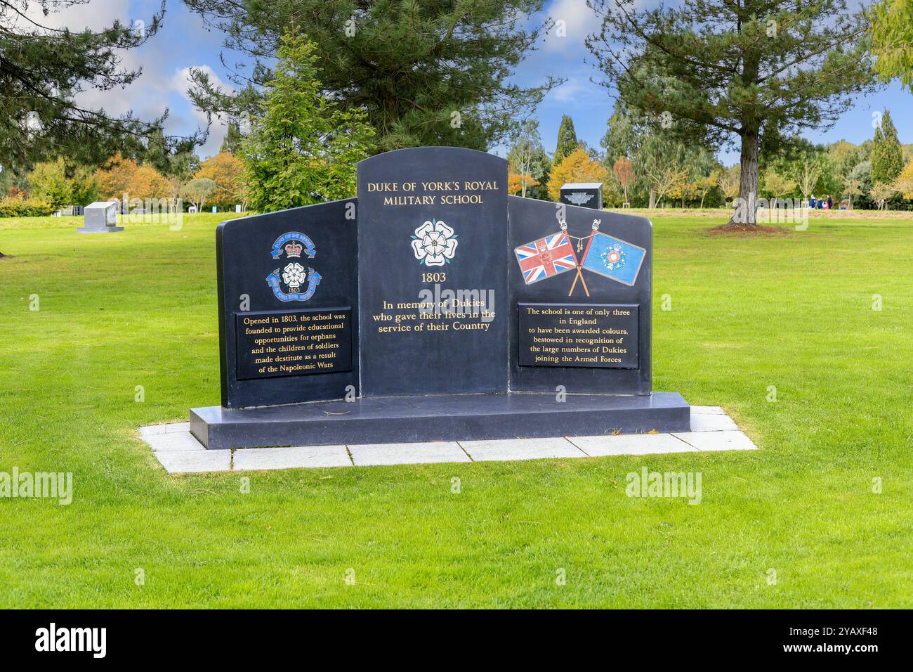 Il memoriale della Royal Military School del Duca di York presso il National Memorial Arboretum, Alrewas vicino a Lichfield, Staffordshire, Inghilterra, Regno Unito Foto Stock