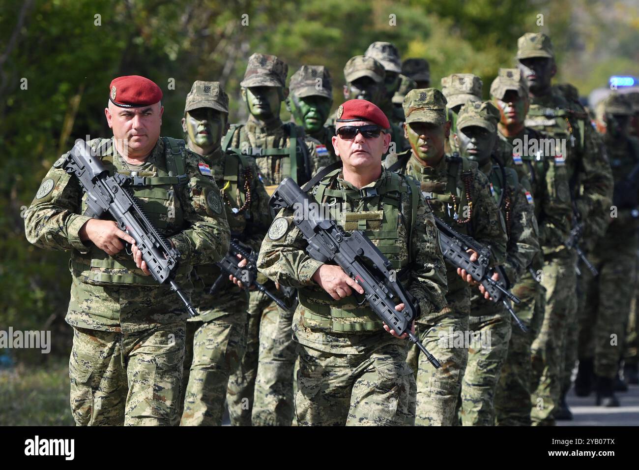Sibenik, Croazia. 16 ottobre 2024. L'ultima sezione del centro di sviluppo leader 'Marko Babic' cammina da Stara Straza a Knin, a Stara Straza, Croazia, il 16 ottobre 2024. Foto: Hrvoje Jelavic/PIXSELL credito: Pixsell/Alamy Live News Foto Stock