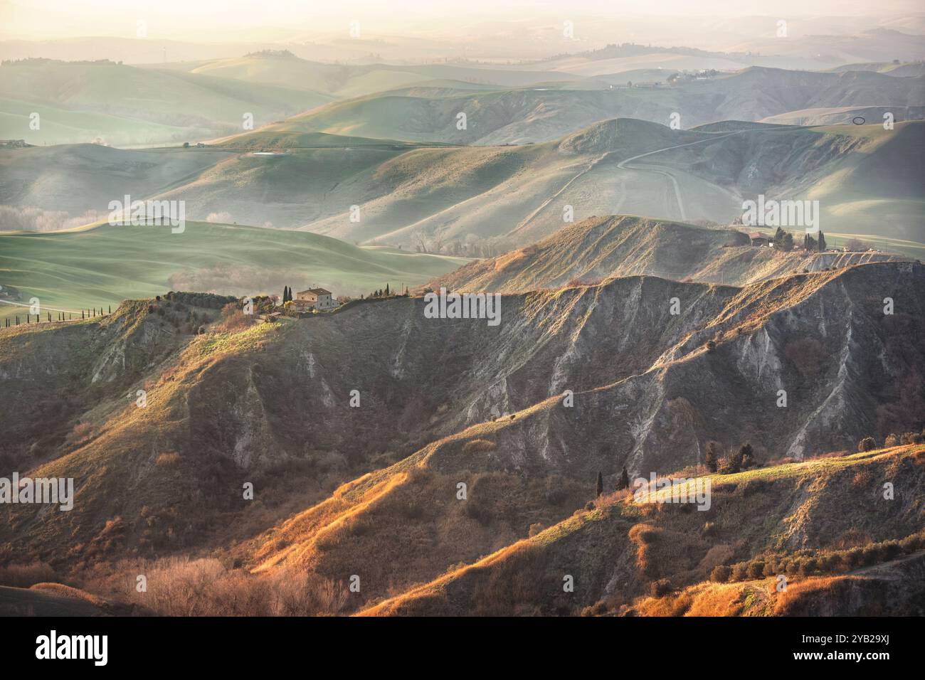 Il Balze nelle scogliere di Volterra. Formazioni rocciose create dall'erosione del suolo. Volterra, Provincia di Pisa, regione Toscana, Italia Foto Stock