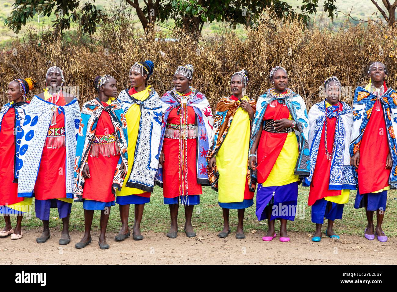 Donne Masai in costumi tradizionali, Masai Mara, Kenya, Africa Foto Stock