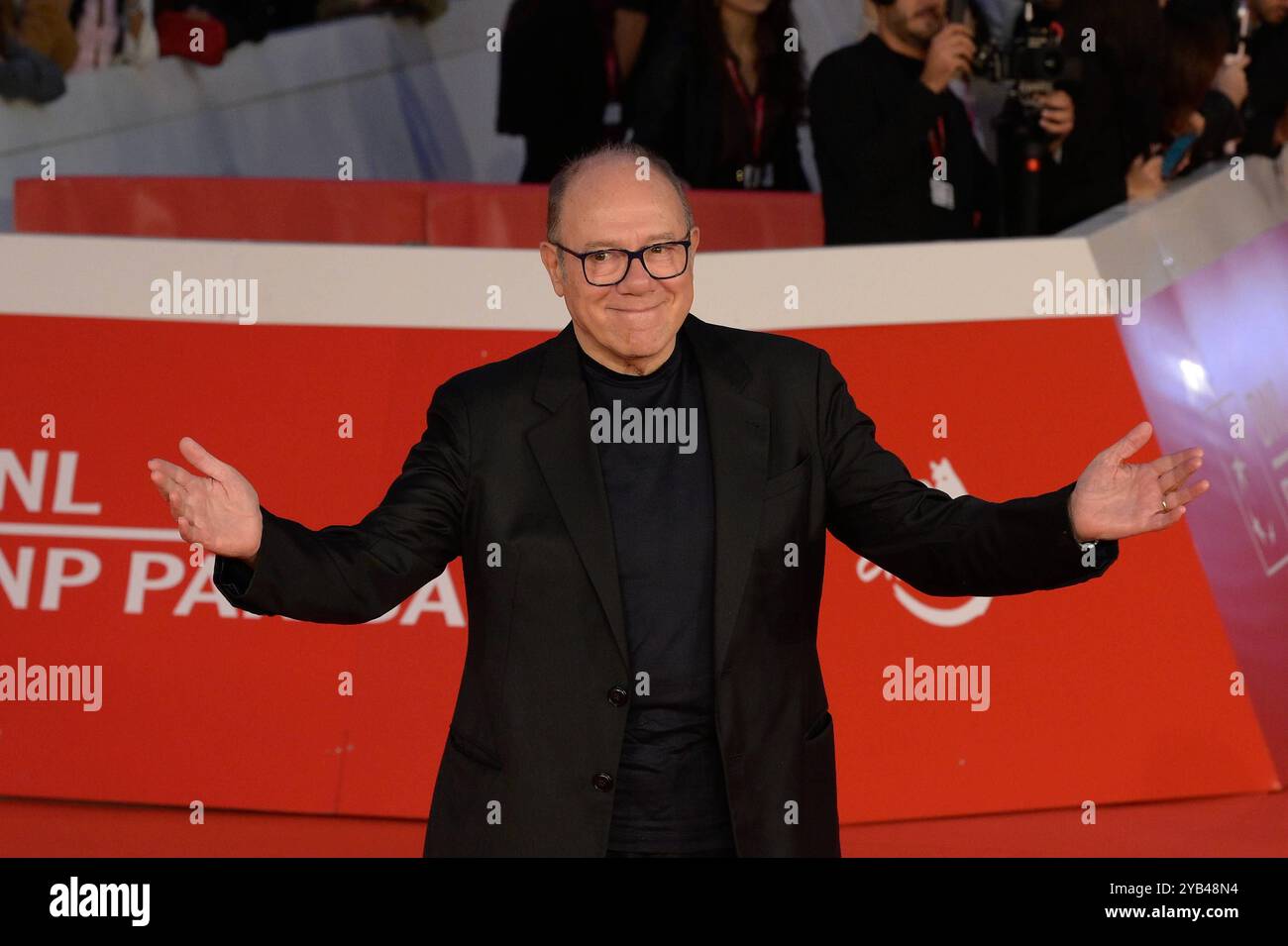 News - cerimonia di apertura della Festa del Cinema Carlo Verdone partecipa alla cerimonia di apertura del tappeto rosso durante il 19° Festival del Cinema di Roma presso l'Auditorium Parco della musica il 16 ottobre 2024 a Roma, Italia. Roma Auditorium Parco della musica Italia Copyright: XFabrizioxCorradettix/xLiveMediax LPN 1558524 Foto Stock