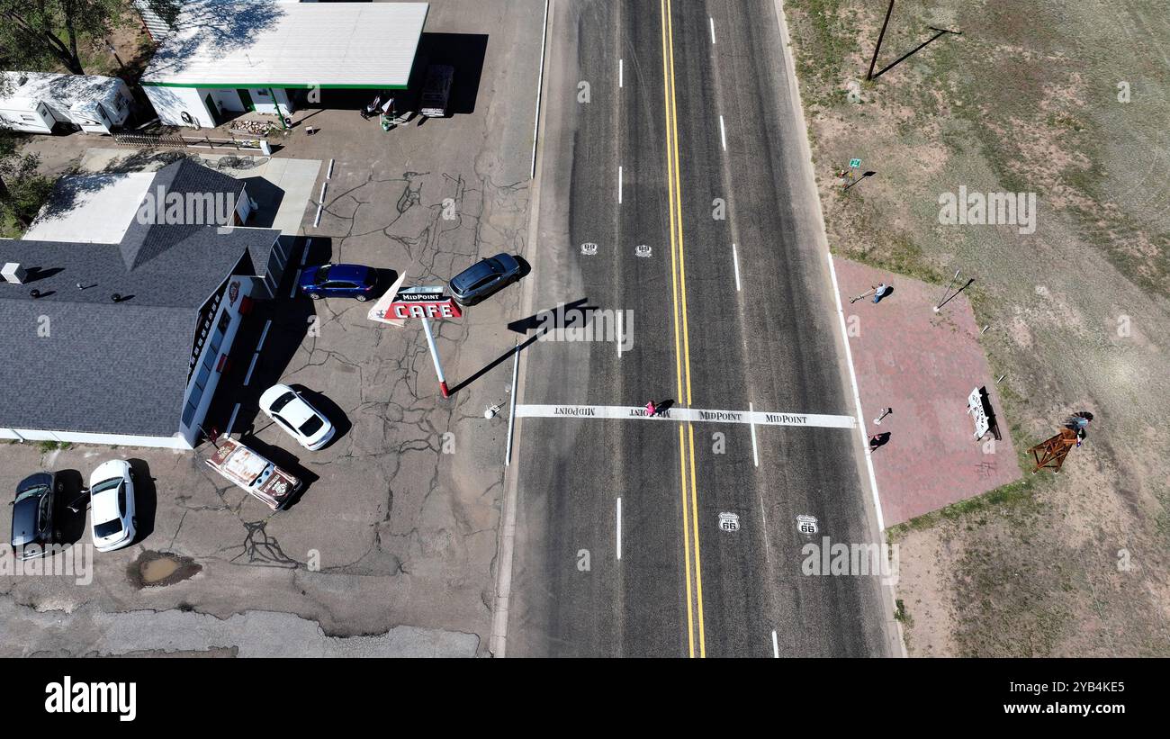 Vista dal punto centrale della Route 66 ad Adrian, Texas Foto Stock