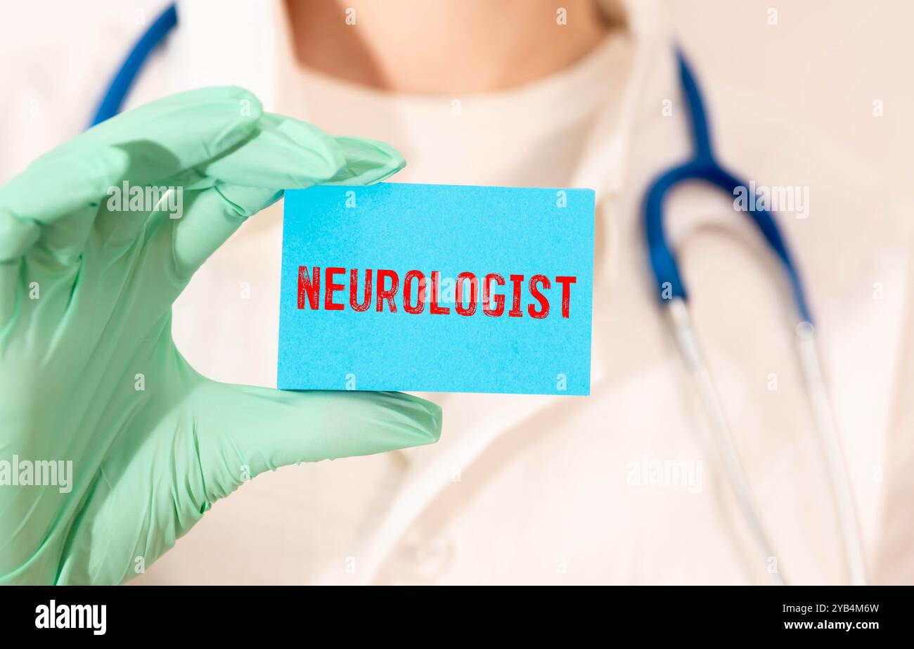 Neurologia - branca della medicina che si occupa dello studio e del trattamento dei disturbi del sistema nervoso, concetto di testo su card Foto Stock