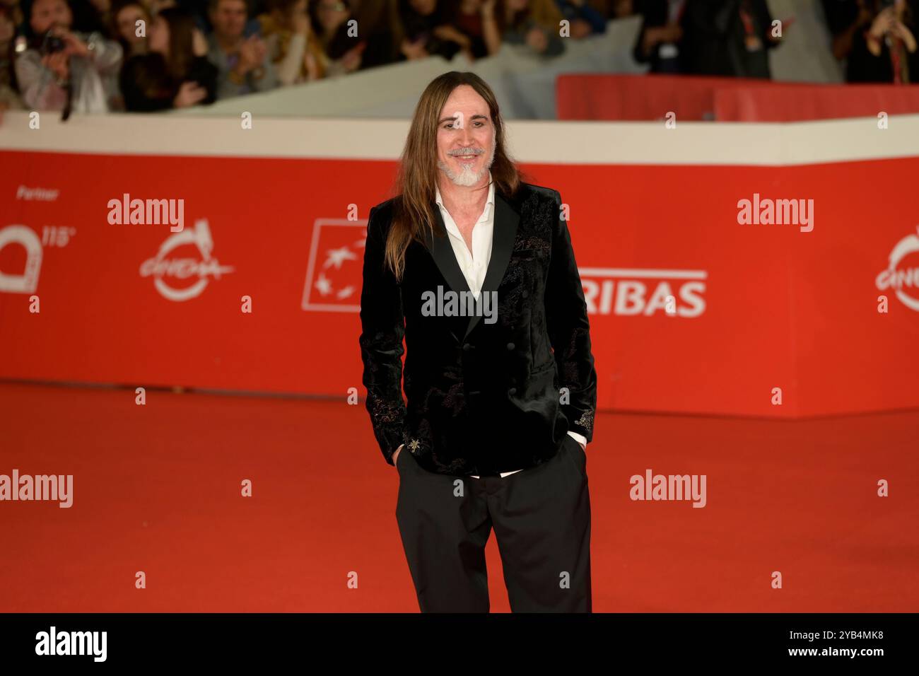 Roma, Italia. 16 ottobre 2024. Manuel Agnelli partecipa al Red carpet della cerimonia di apertura del Rome Film Fest 2024 presso l'Auditorium Parco della musica. Credito: SOPA Images Limited/Alamy Live News Foto Stock