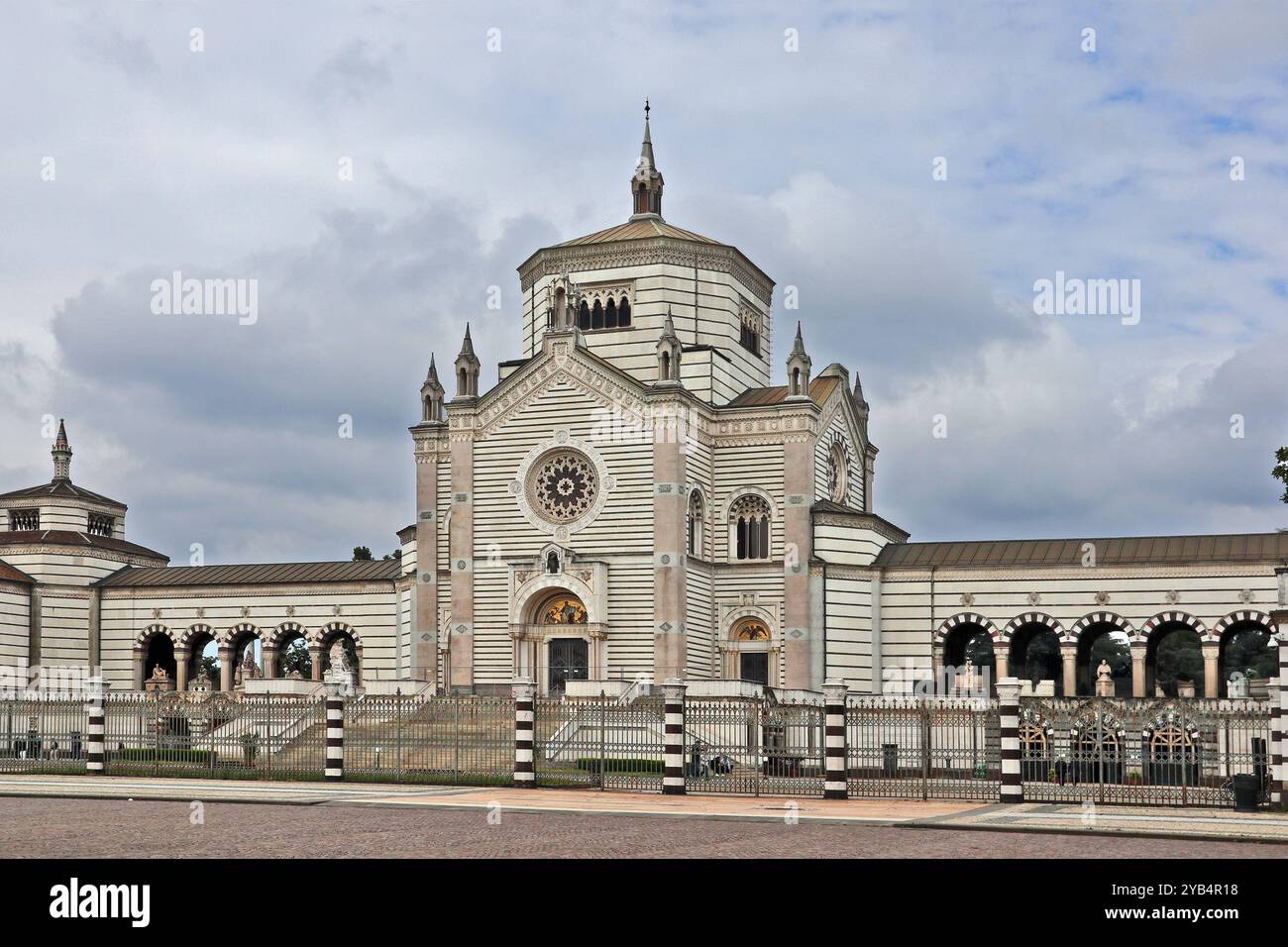 Cimitero monumentale di Milano. Ingresso principale. (Il grande Famedio) Foto Stock